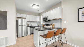 Coffee/tea maker, fridge, microwave, oven - OTR Overview | Prime Location l Free Parking-TQL! (Cincinnati)