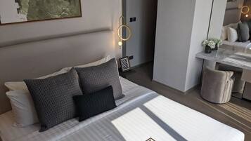 2 bedrooms, iron/ironing board