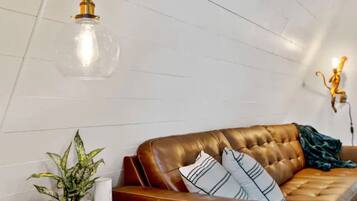 TV, peis og bordtennis