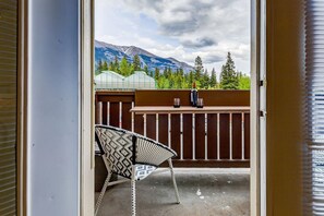 Interior - The Most Perfect Stay in Canmore w/Mountain View (Canmore)