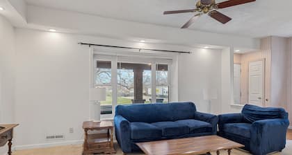 Charming 3-bedroom house with Smart TV and WI-FI in Virden