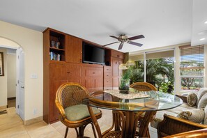 Dining - Welcome to Maui Banyan Q106, nestled in the heart of Kihei. (Kihei)
