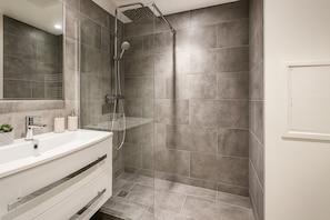Bathroom - Elegant Appartement au 19e  (Paris)