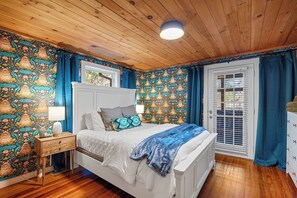 Fer et planche à repasser, lit parapluie, Wi-Fi, draps fournis