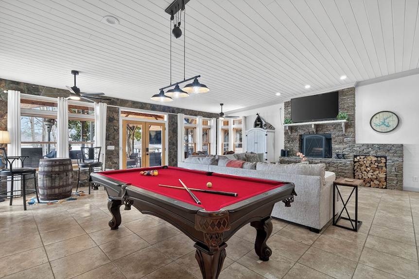 The 127 At Lake Sinclair: Sleeps 16, Prime Location, Amazing Outdoor Space!! - Milledgeville, GA