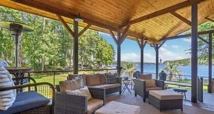The 127 at Lake Sinclair: Sleeps 16, Prime Location, Amazing Outdoor Space!!