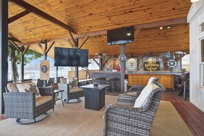 Lobby - The 127 at Lake Sinclair: Sleeps 16, Prime Location, Amazing Outdoor Space!! (Milledgeville)