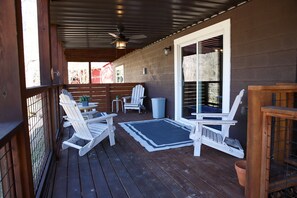 Terrace/patio - Lakeview LaFollette Retreat, Sleeps 10 - Game Room (LaFollette)