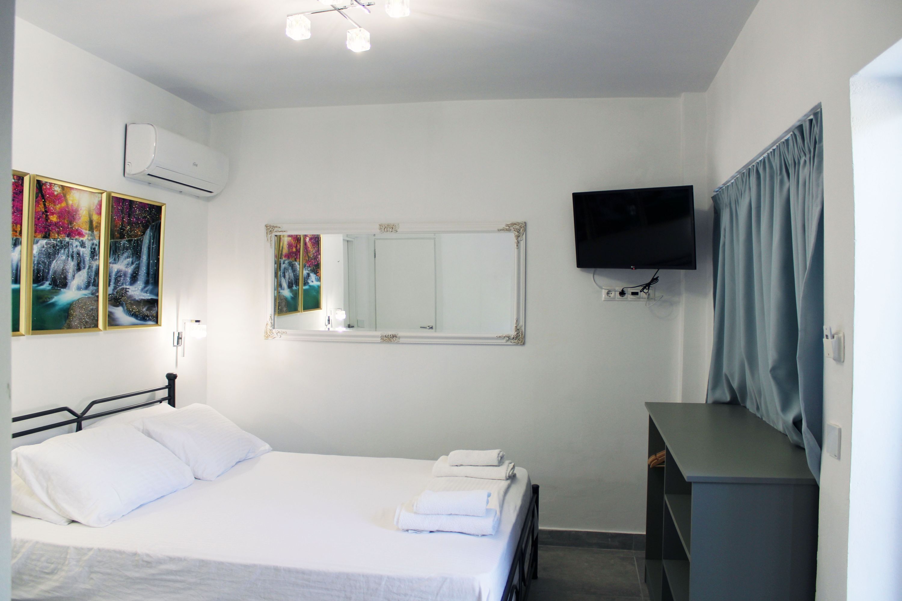 1 bedroom, desk, iron/ironing board, free WiFi