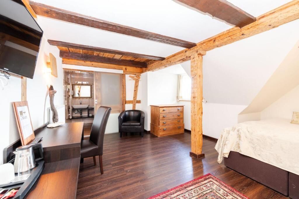 Comfort eenpersoonskamer, uitzicht op stad | Een kluis op de kamer, een strijkplank/strijkijzer, gratis wifi