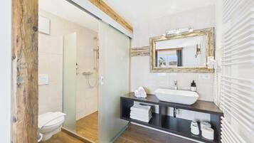 Junior-Suite, Stadtblick | Badezimmer
