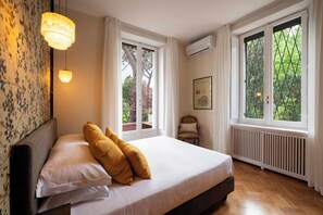 5 chambres, fer et planche à repasser, Wi-Fi, draps fournis