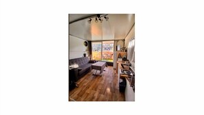Unclassified image, 3 of 32, button - Unusual night on a fully air-conditioned and heated houseboat (Beaucaire)