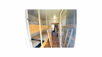 2 bedrooms, bed sheets