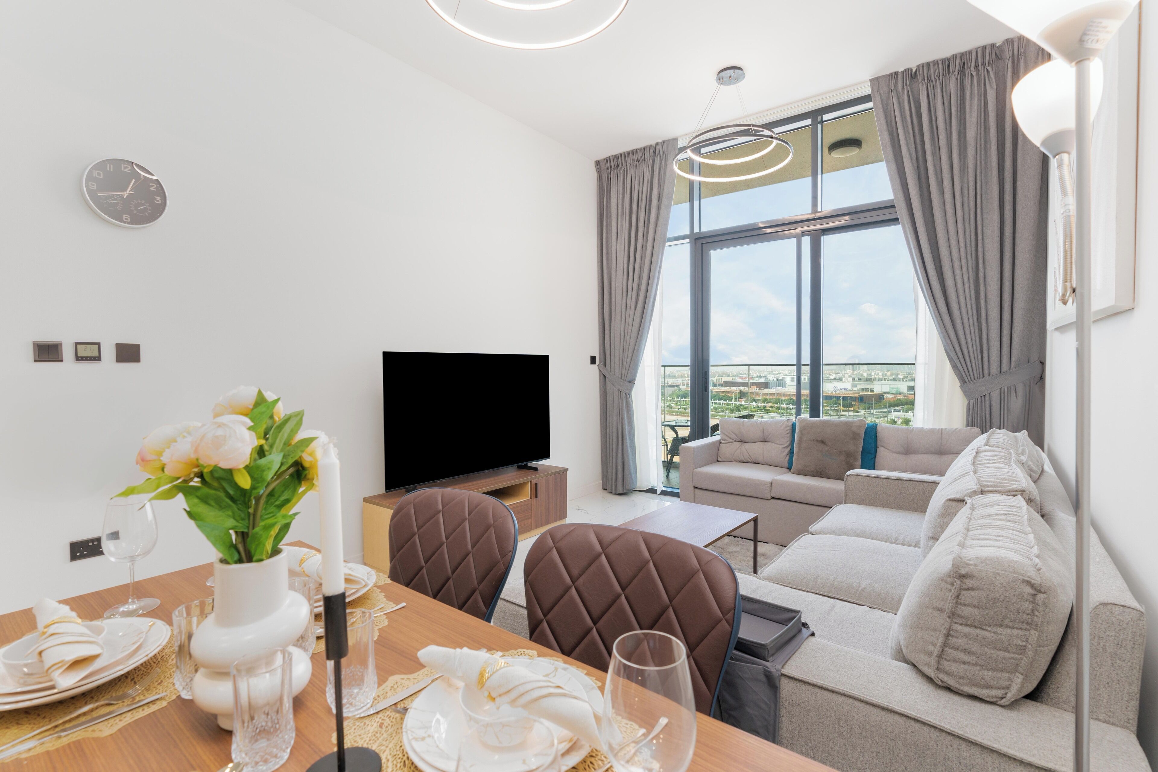 Luxury Apartment, Balcony, City View | Living area