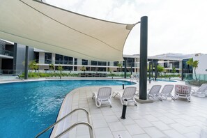 Outdoor pool - The Gate near Yas Island Ferrari World (Abu Dhabi)