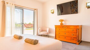 6 bedrooms, iron/ironing board, free WiFi, bed sheets - Sophisticated villa with heatable pool (Albufeira)