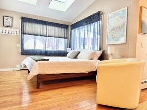 1 bedroom, travel crib, WiFi, bed sheets