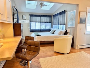 1 bedroom, travel cot, WiFi, bed sheets