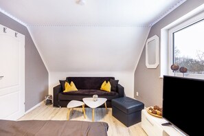 TV - Apartment 'Haus Falk' with Wi-Fi (Zarpen)