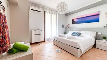 2 bedrooms, iron/ironing board, travel cot, WiFi