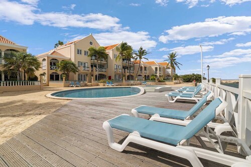 Port Bonaire Laguna Reef A101 directly on the sea