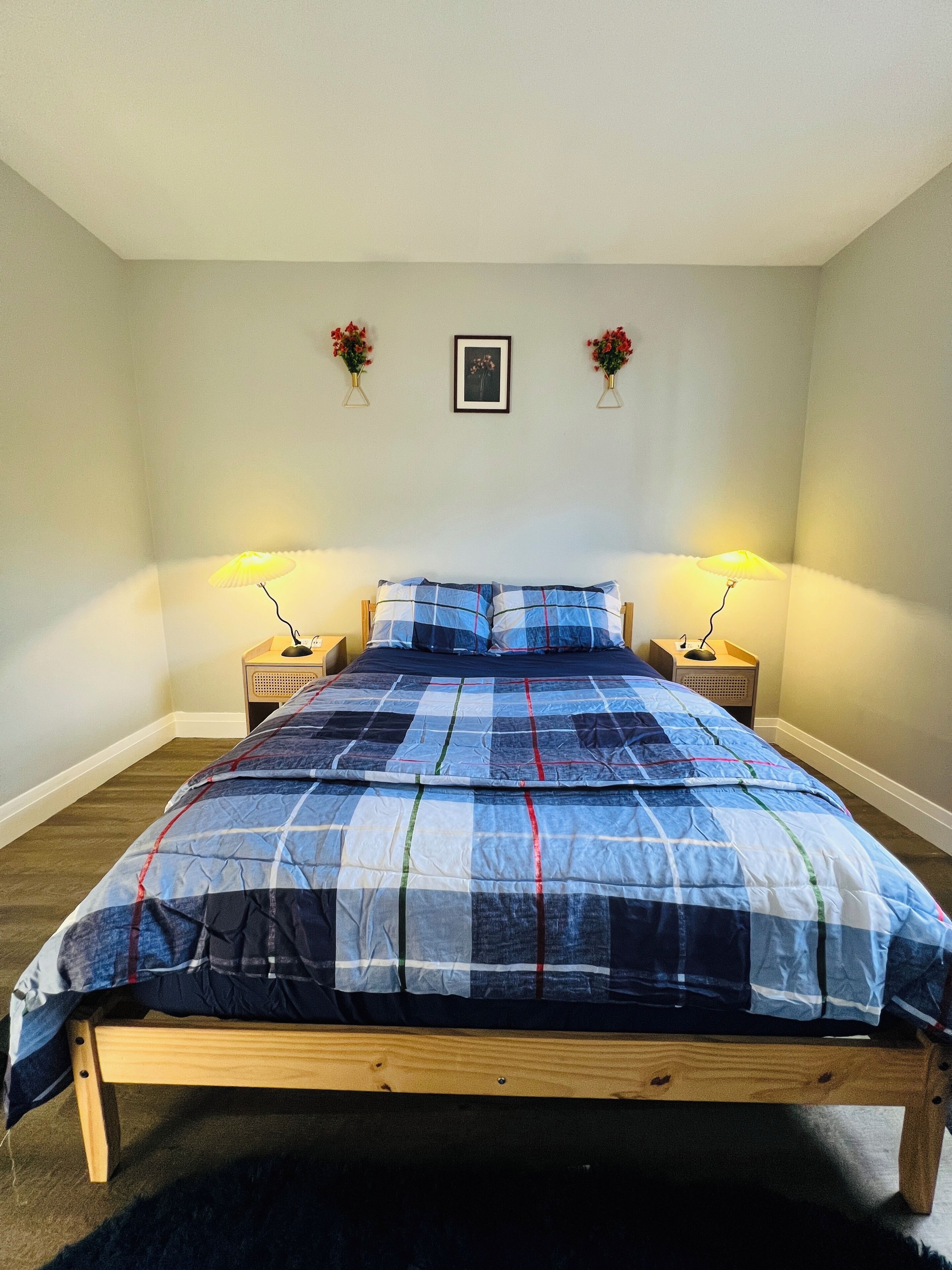 2 عدّة غرف نوم ومكواة/لوح كي وواي فاي مجانًا وملاءات أسرّة