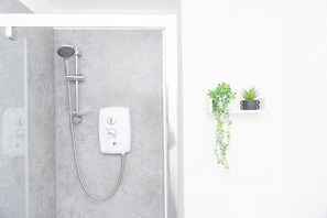 Bathroom - Modern Apartment In The Centre Of Northampton (West Northamptonshire)