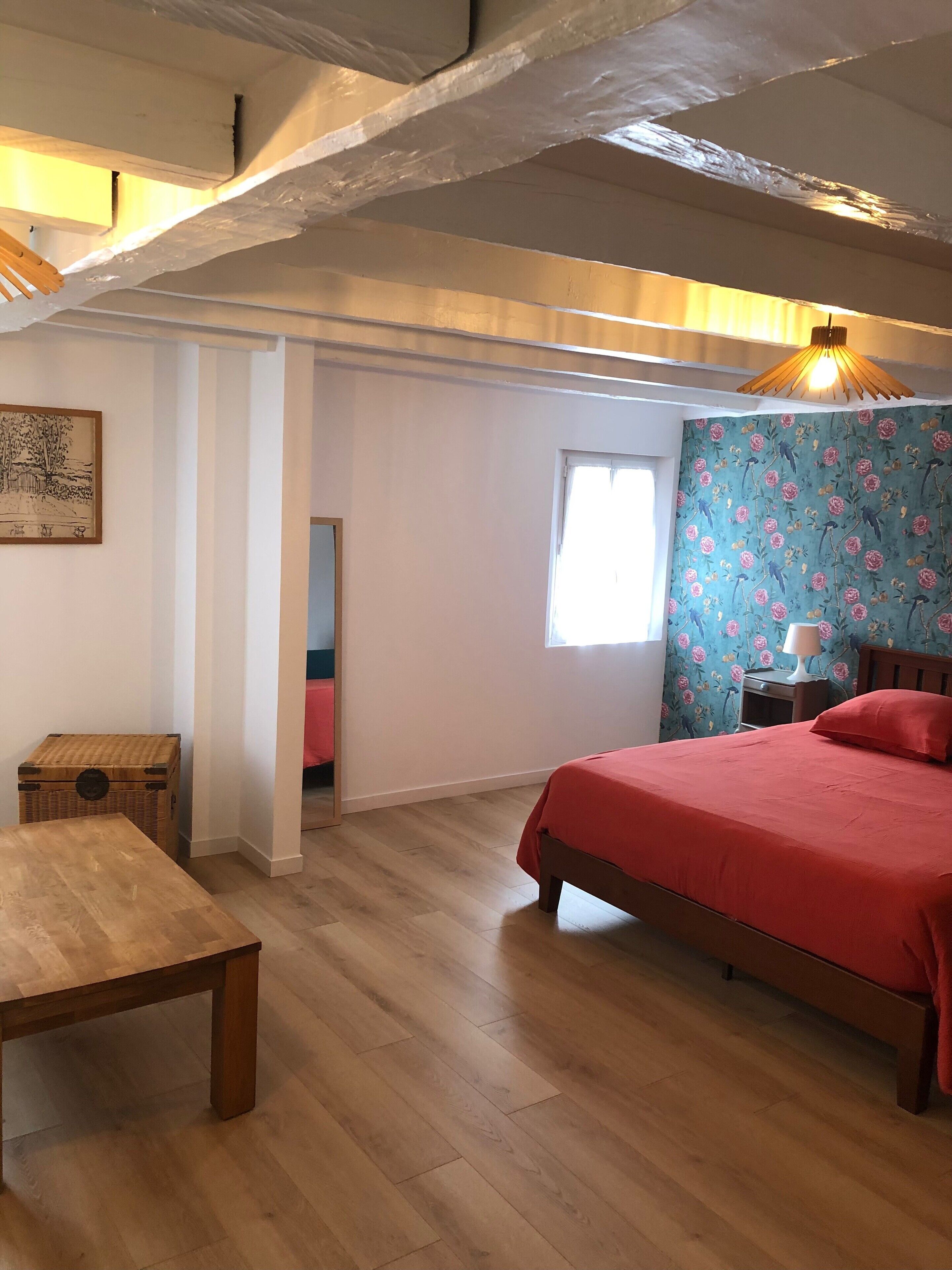 4 chambres, fer et planche à repasser, Wi-Fi, draps fournis