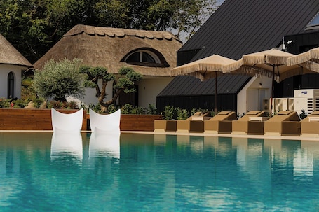 Pool. Ayana Coral Bay Resort