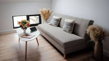 Junior Triple Room | Living area