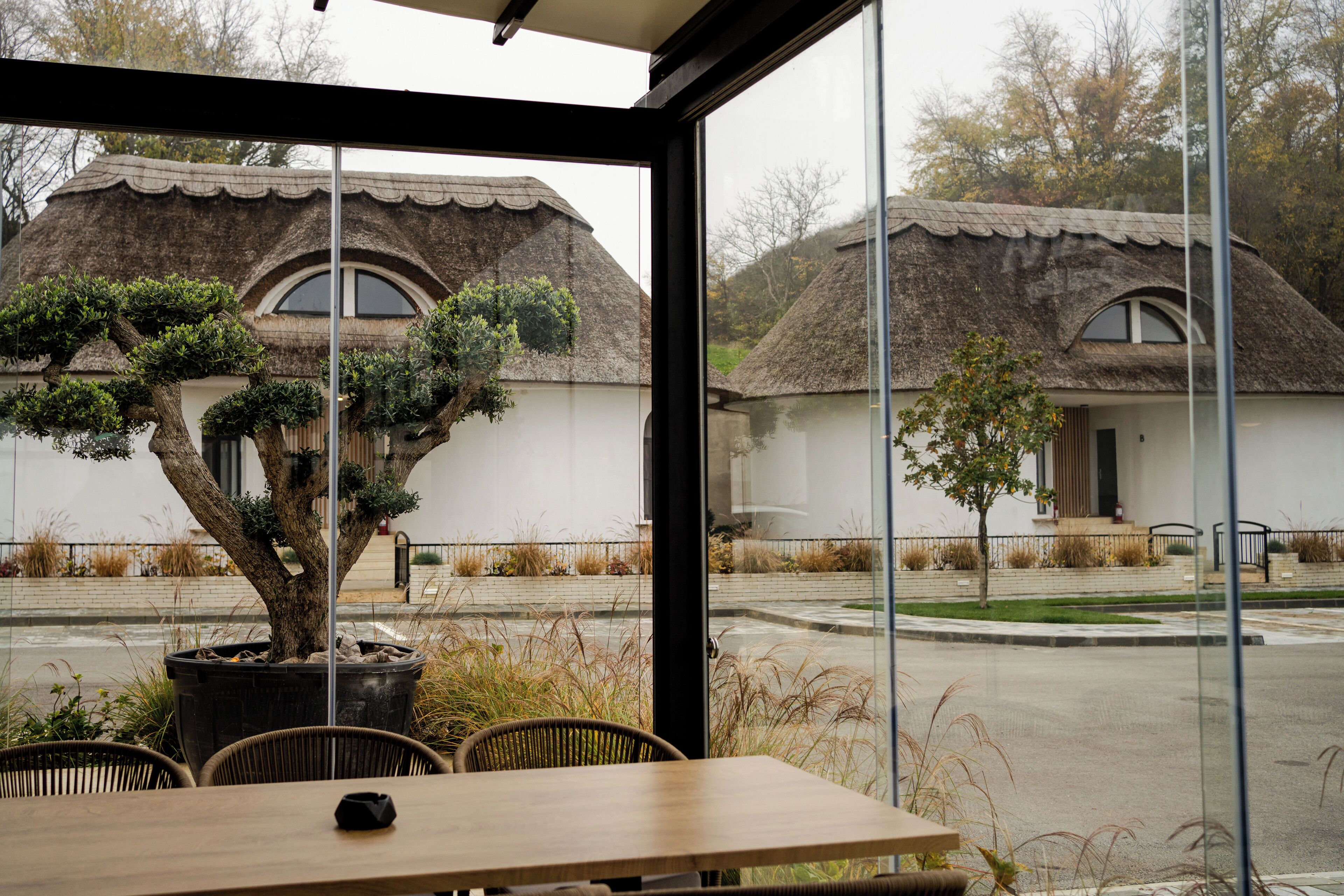 Breakfast, lunch and dinner served