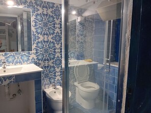 Shower, hair dryer, bidet, towels - Lovely Sea (Gaeta)