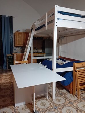 1 bedroom, iron/ironing board, bed sheets - Lovely Sea (Gaeta)