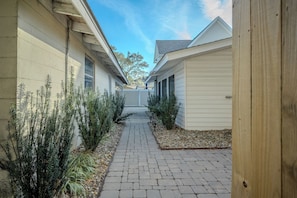 Property grounds - Up On The Roof: Comfy Bungalow in Walking Distance to Beach (Oak Island)