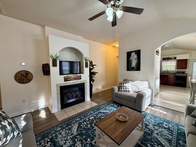 Fully Furnished Lexington Home. Quiet, Clean, Ideal for Travel Nurses