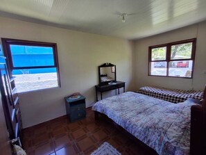 2 bedrooms, WiFi, bed sheets - Grandma Diquinha's House, Armação Sul da Ilha (Florianópolis)