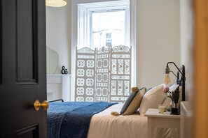 2 bedrooms, iron/ironing board, free WiFi, bed sheets - Relax in this stylish flat in the lovely Marchmont area, walk to city centre (Edinburgh)