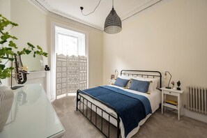 2 bedrooms, iron/ironing board, free WiFi, bed sheets - Relax in this stylish flat in the lovely Marchmont area, walk to city centre (Edinburgh)