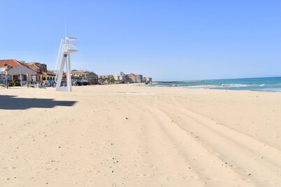 BUNGALOW NEXT TO THE NATURAL PARK OF LA MATA WITH BARBECUE AND PRIVACY