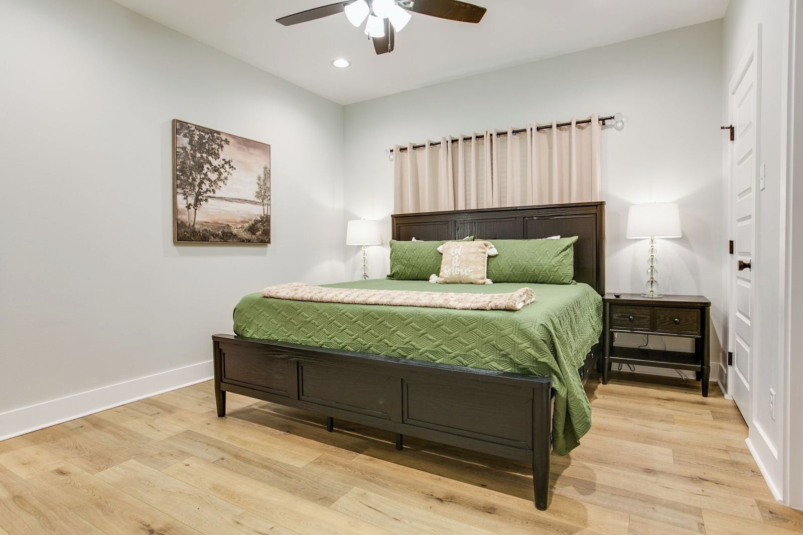 3 間睡房、上網、床單