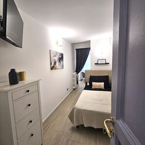 Basic-Zimmer | Schreibtisch, kostenloses WLAN