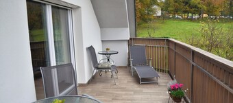 Modern & Well Equipped 2-Bedroom Apartment With Balcony And AC