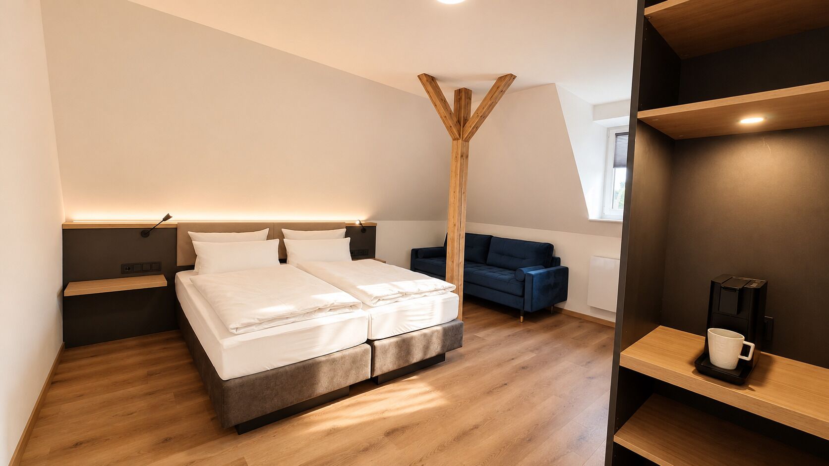 Caja de seguridad en la habitación y escritorio 