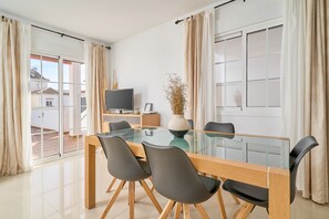 Dining - Villa 'Bianca' with Sea Views, Wi-Fi, and Air Conditioning (Málaga)