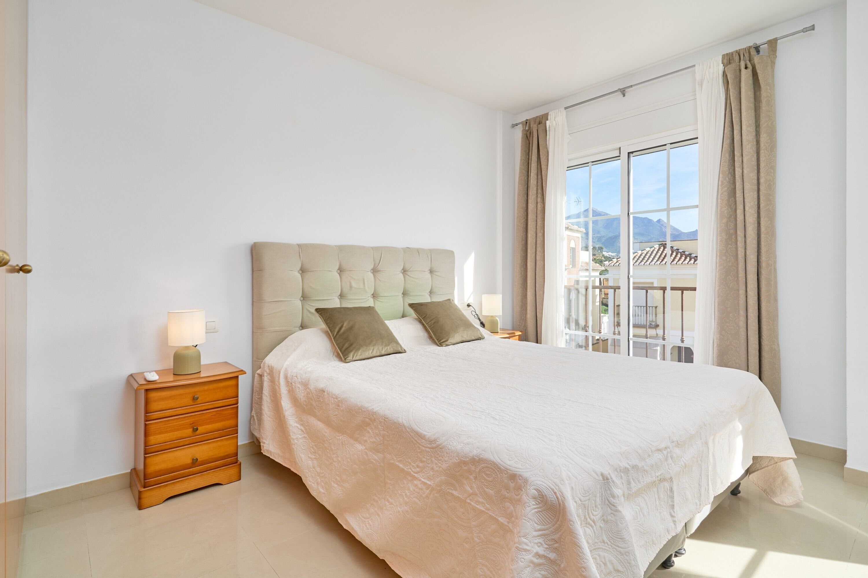 3 soverom, strykejern/-brett, wi-fi og sengetøy