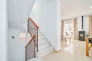 Interior - Villa 'Bianca' with Sea Views, Wi-Fi, and Air Conditioning (Málaga)