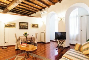 Smart TV - Clock Terrace House (Roma)