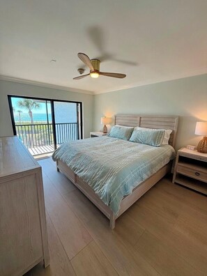 Room - Updated BEACHFRONT 2 Bedroom Condo on Longboat Key - Walking Distance to Shopping and Dining! (Longboat Key)