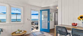 Private Beachfront Cottage for 2—Spacious Deck on the Water, Breathtaking Views!